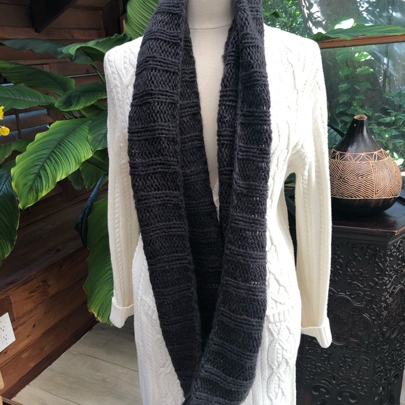 Infinity Gray Scarf - Picture 4 of 5